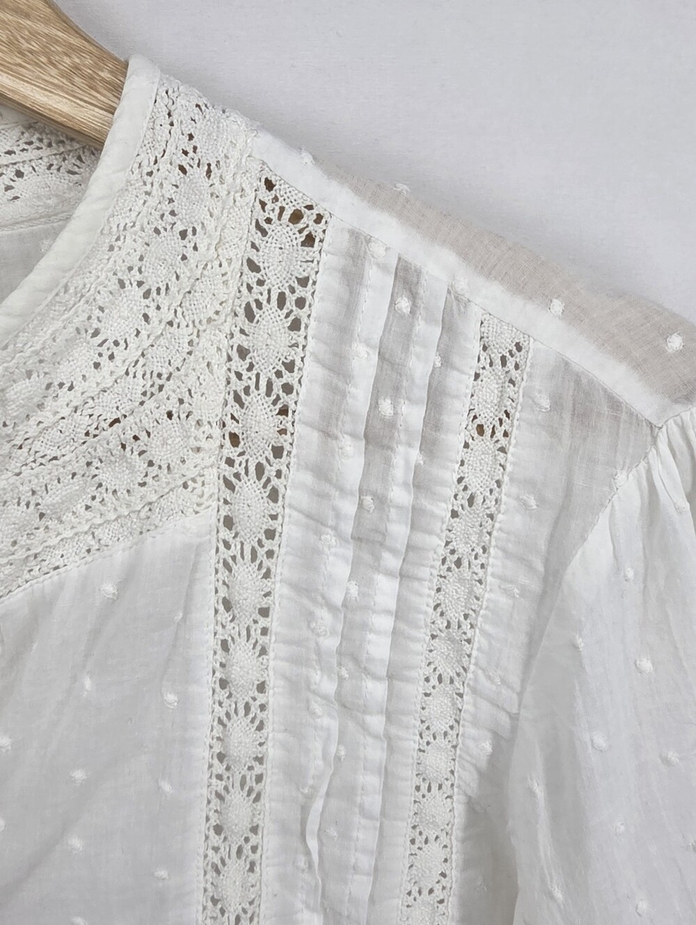 Vintage Old Navy Cottagecore Swiss Dot Lace Pintuck Prairie Blouse Size Medium - Picture 5 of 15